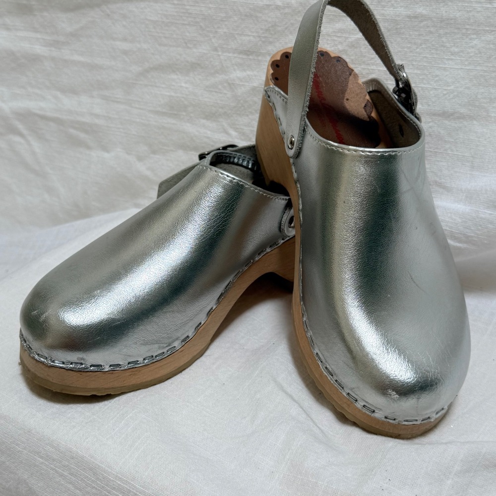 Hanna Andersson Clogs Size 34 Silver Metallic Leather Slingback Wooden Swedish
